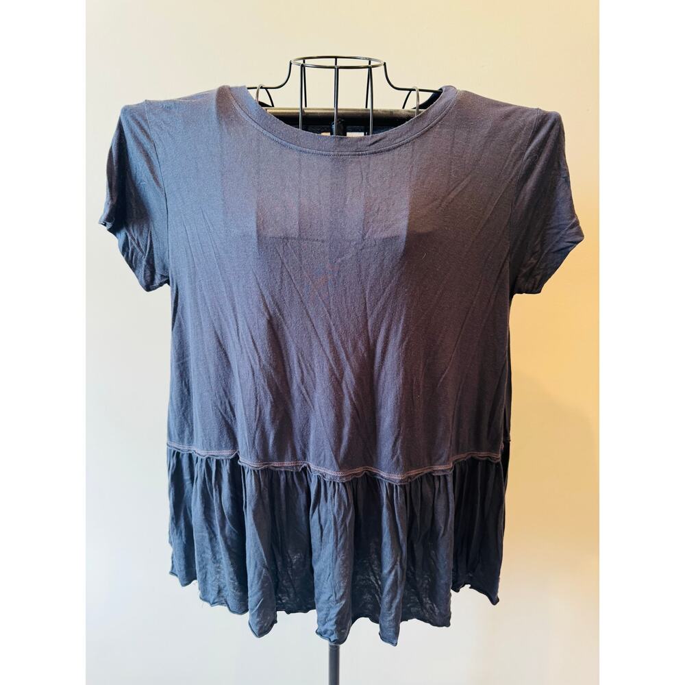 Truly Madly Deeply Peplum Tee Womens Small Soft Charcoal Gray Crewneck